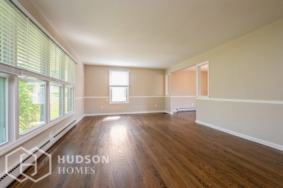 Building Photo - Move in by October 15th - GET $500 OFF 1ST...