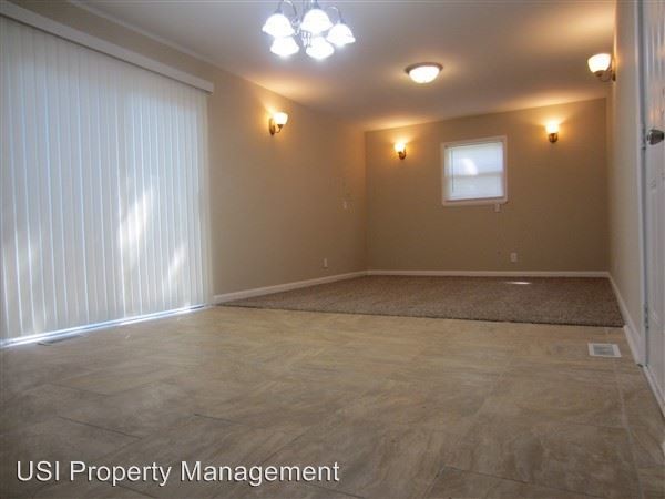 Building Photo - 9239 Celtic Ct