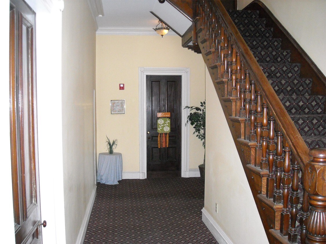 Building Photo - 26 Deering St