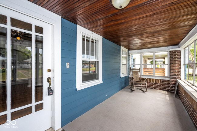 Foto del edificio - 5144 Winthrop Ave