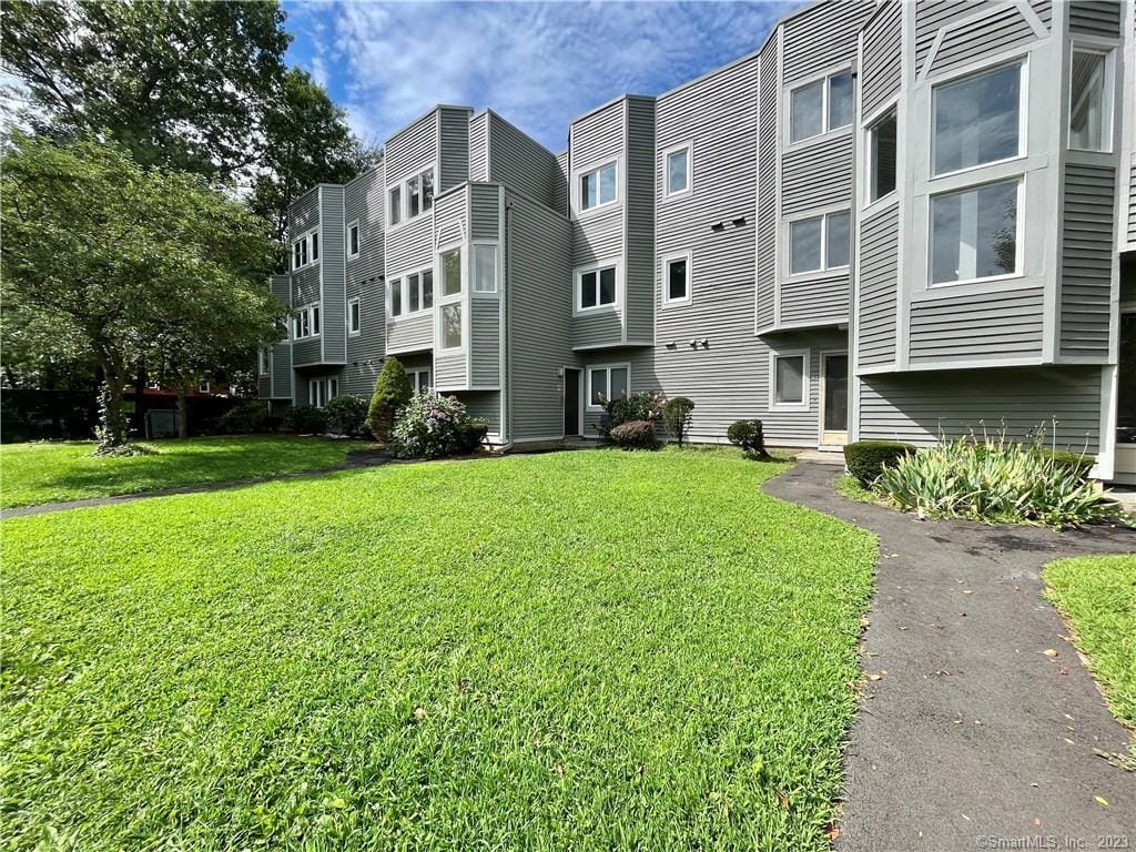 Primary Photo - 1410 Whitney Ave