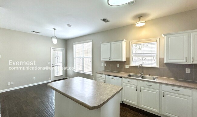 Foto del edificio - 1271 Fleets Harbor Dr