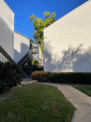 Building Photo - 7431 Holly Hill Dr