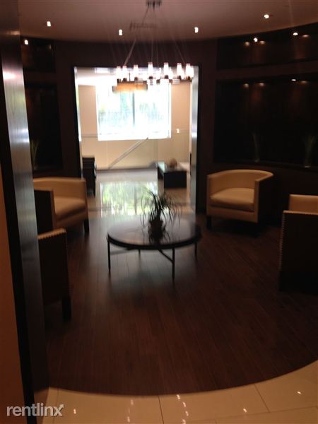 Foto del edificio - 8046 Kew Gardens Rd