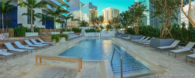 Foto del edificio - 1300 Brickell Bay Dr