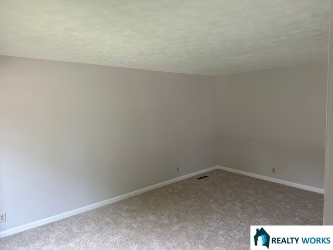 Building Photo - Charming 4 Bed Home