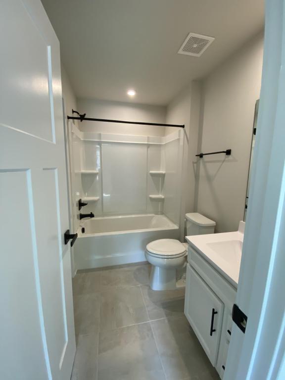 Building Photo - 124 Galil Dr