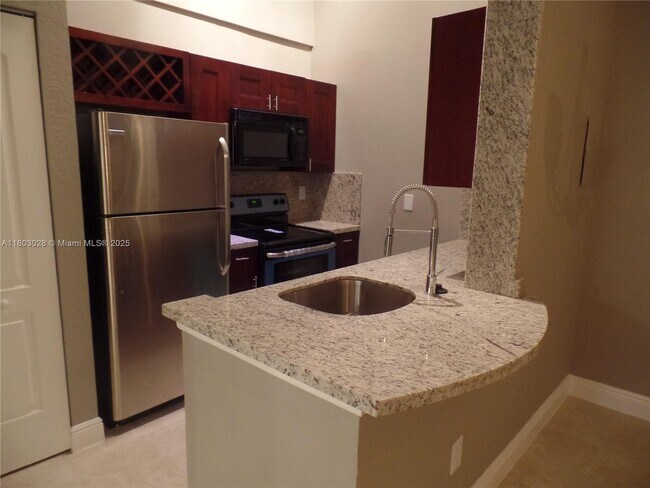 Foto del edificio - 2880 N Oakland Forest Dr