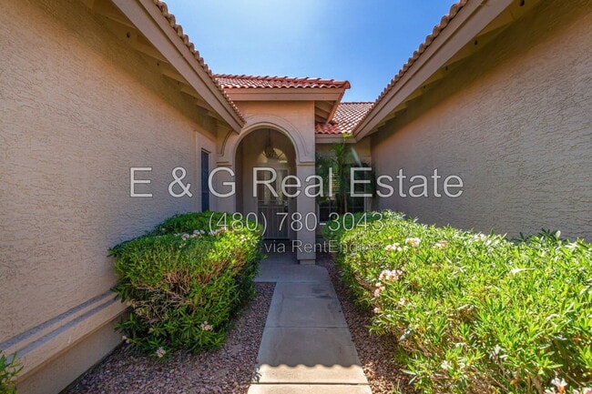Foto del edificio - 8495 S Maple Ave