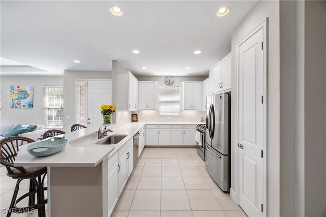 Building Photo - 8110 Calle Canovas St