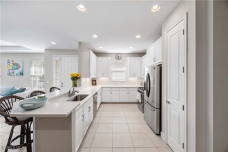 Building Photo - 8110 Calle Canovas St