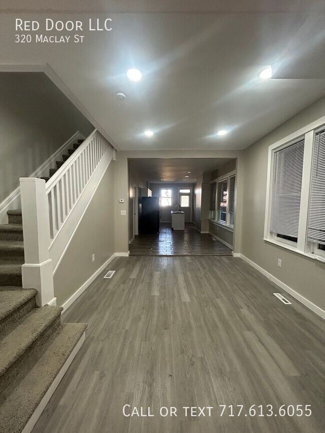 Building Photo - 320 Maclay St