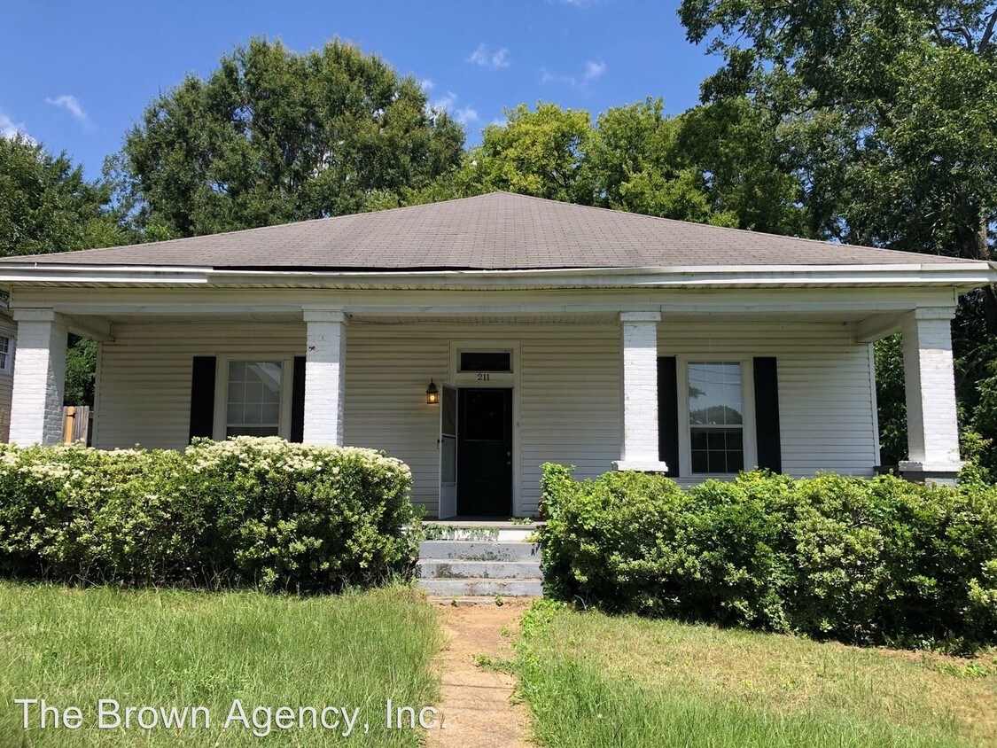 Primary Photo - 2 br, 1 bath House - 211 N 12th St