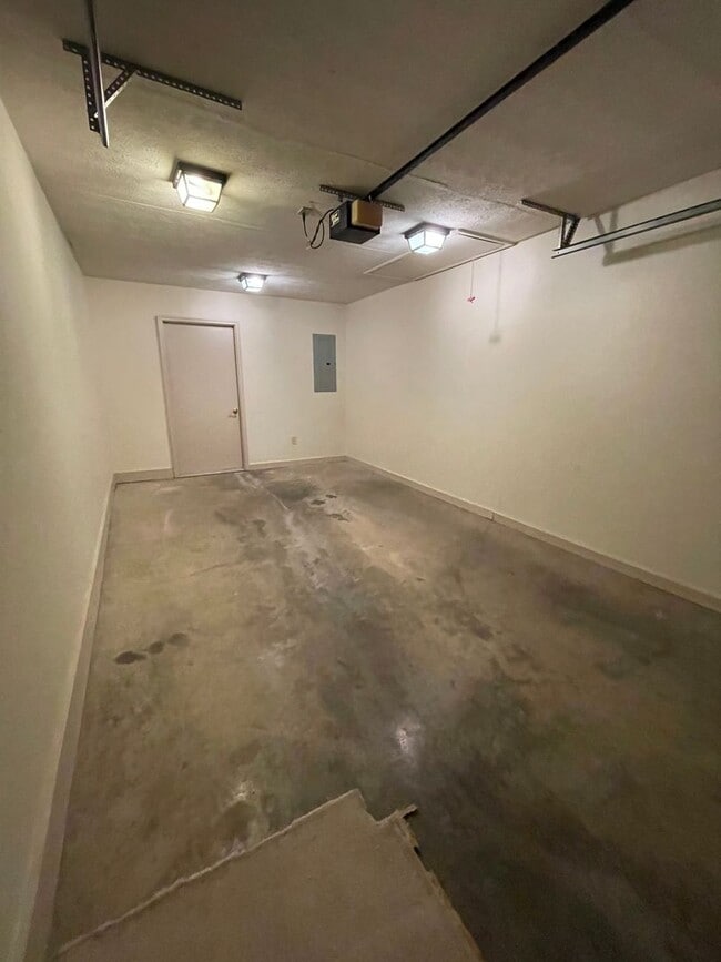 Foto del edificio - Townhouse for Rent on Emerald Drive