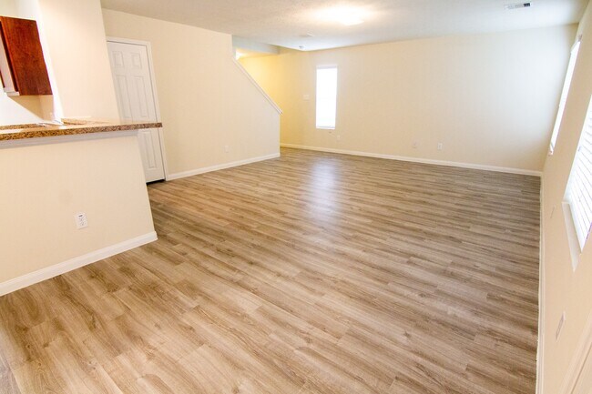 Building Photo - 15315 Lucky Star Dr
