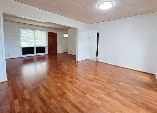 Foto del edificio - Ridgeway - Aiea: 3 Bed, 1.5 Bath Townhome w/ 2 assigned parking