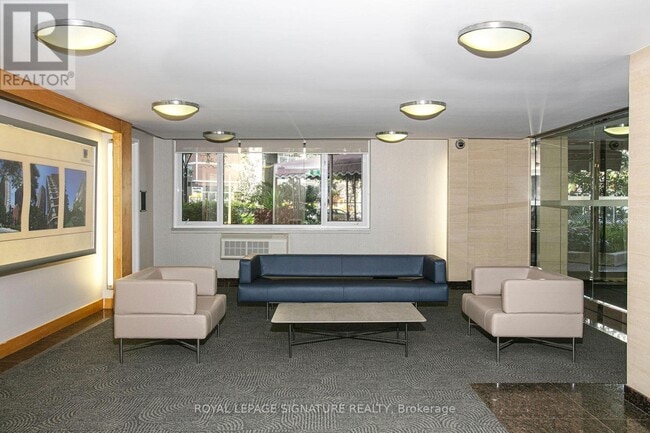 Building Photo - 55 Isabella St