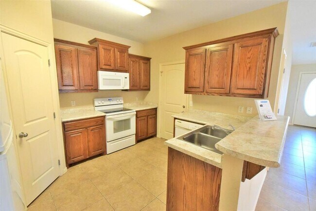 Building Photo - 147 N Meadows Dr