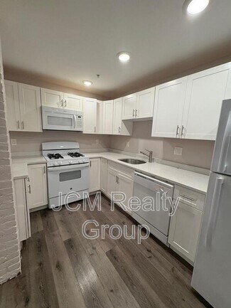 Building Photo - 34 Hartwell St