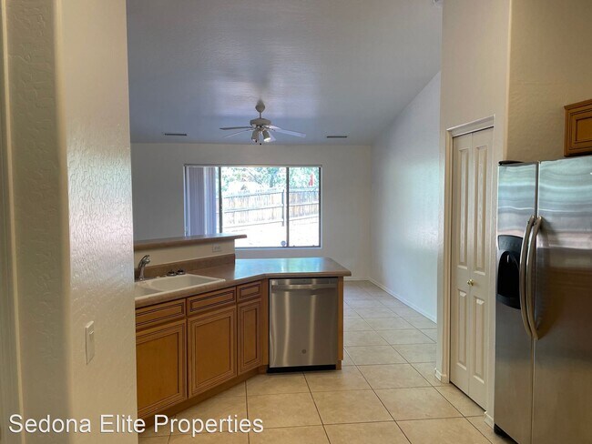 Building Photo - 3 br, 2 bath House - 60 RIM TRAIL DRIVE