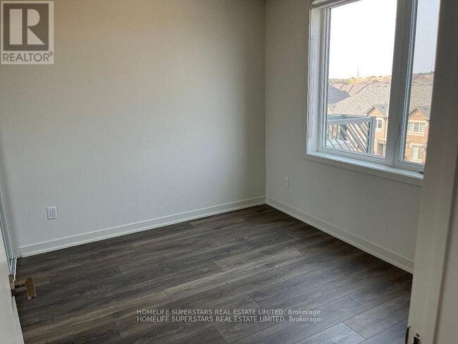 Photo du bâtiment - 58 Sky Harbour Dr