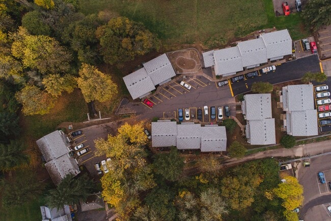 Building Photo - Park Townhomes