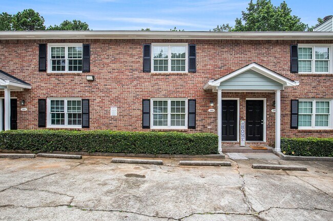 Foto del edificio - Spacious 3BR/2.5BA Townhouse in the Heart ...