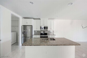 Building Photo - 14799 Edgewater Cir