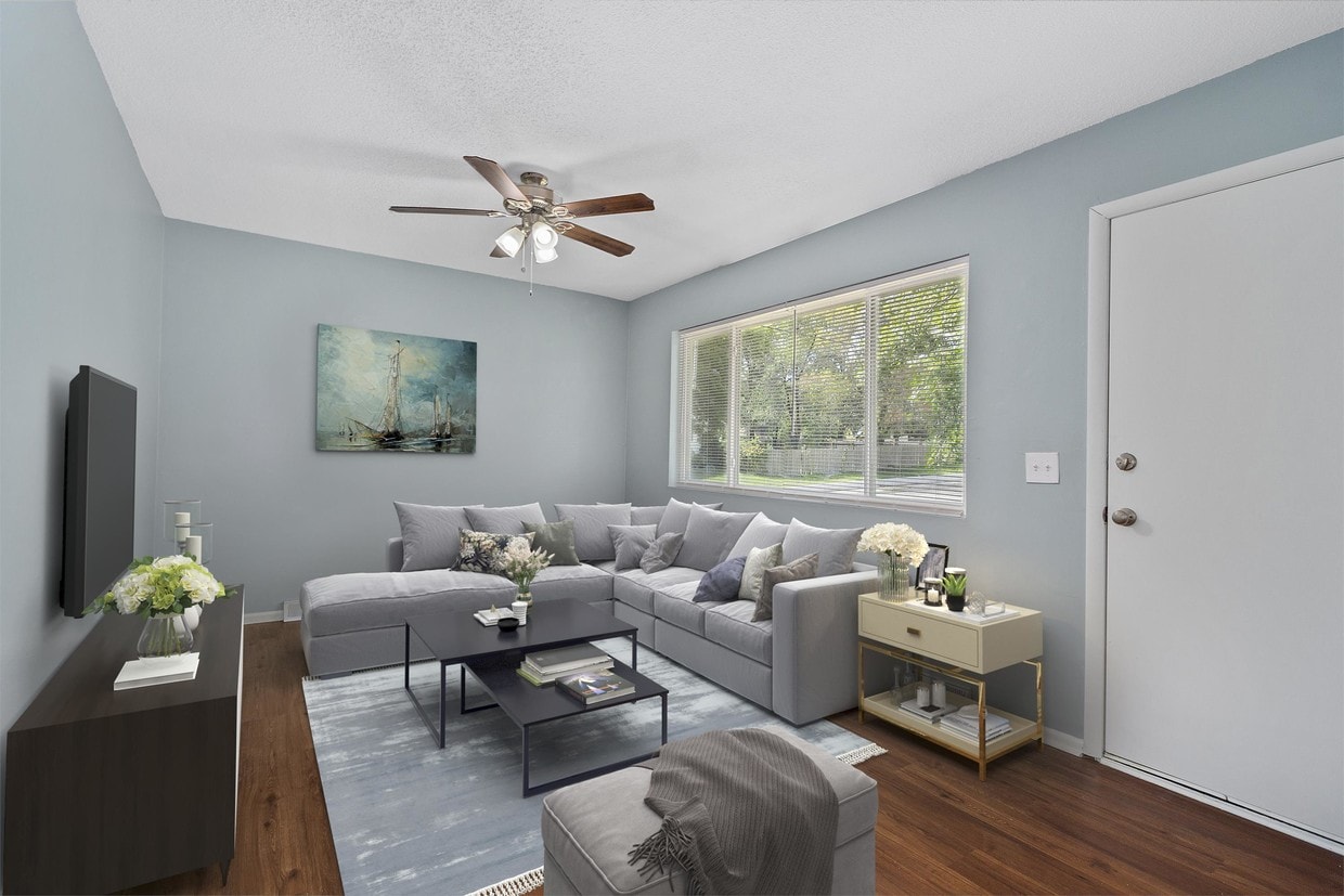 505 NE Corder St, Lee's Summit, MO 64063