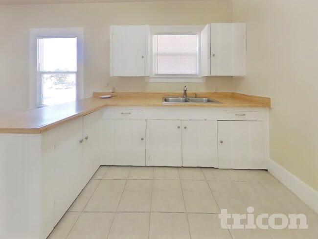 Building Photo - 803 Chestnut St