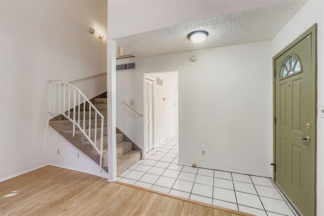 Foto del edificio - 9507 Quail Village Ln