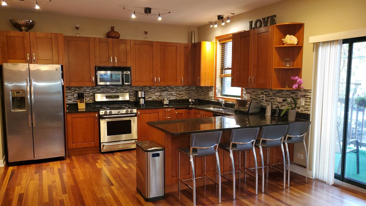 Foto principal - 1617 W Estes Ave