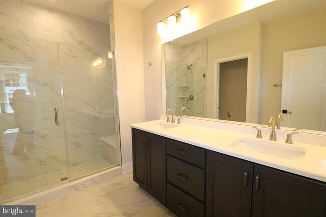 Foto del edificio - 5105 Donatello Dr