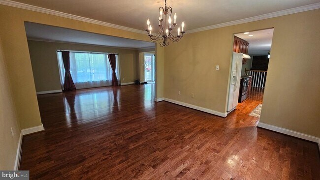 Building Photo - 6004 Harvester Ct