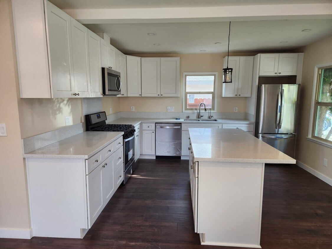 Foto principal - 914 N Olive St