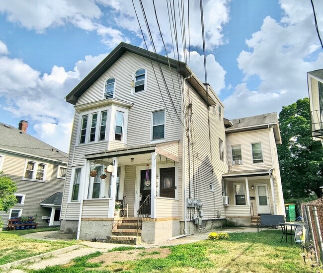 Building Photo - 79 Hamlet Ave