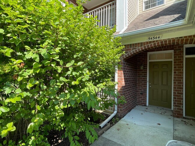 Building Photo - Shelby TWP 2-BR, 2-BA with Attached Garage, Lower Unit, Immediate Occupancy