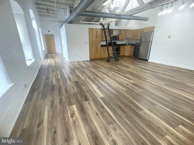 Building Photo - 374 Shurs Ln