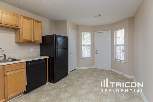 Foto del edificio - 11569 Registry Blvd