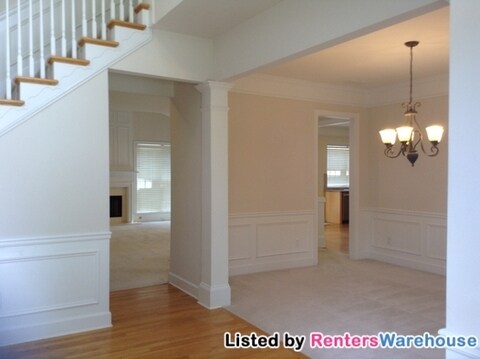 Building Photo - 1115 Mountclaire Dr