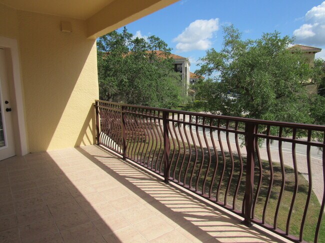 Balcón - 424 Luna Bella Ln