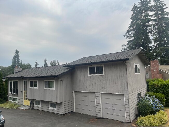 Foto del edificio - 304 128th Ave SE