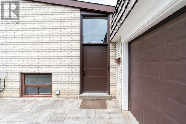 Building Photo - 52 Masseygrove Crescent