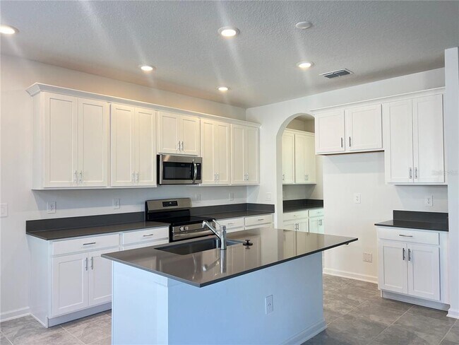 Foto del edificio - 2772 ARMSTRONG Ave