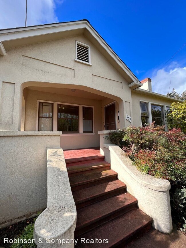 Foto del edificio - 2 br, 1 bath House - 969 University Drive