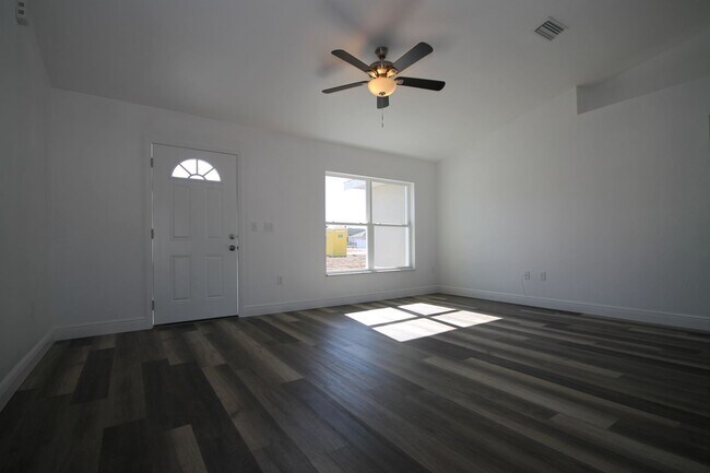 Foto del edificio - Stunning 3 Bedroom, 2 Bathroom Home in Oca...