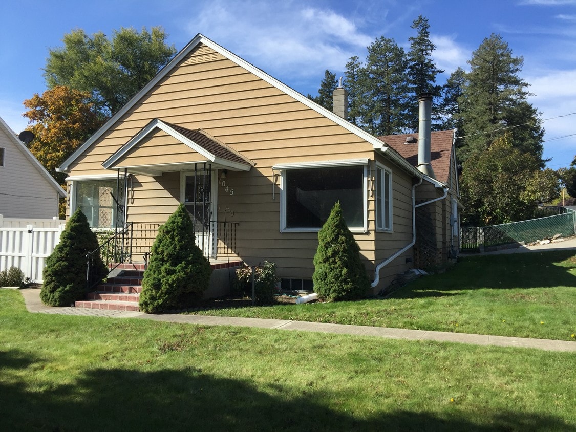 1045 NW Ritchie St, Pullman, WA 99163 House Rental in Pullman, WA
