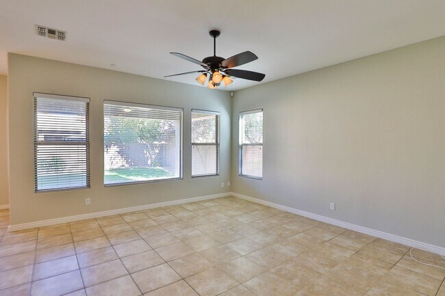 Foto del edificio - Beautiful Gilbert 4BR/2BA w/ RV Gate, Cove...