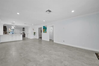 Building Photo - 2610 W Holcombe Blvd