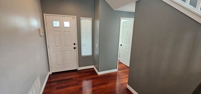 Building Photo - SAN DIEGO / SERRA MESA  - STONECREST VILLA...